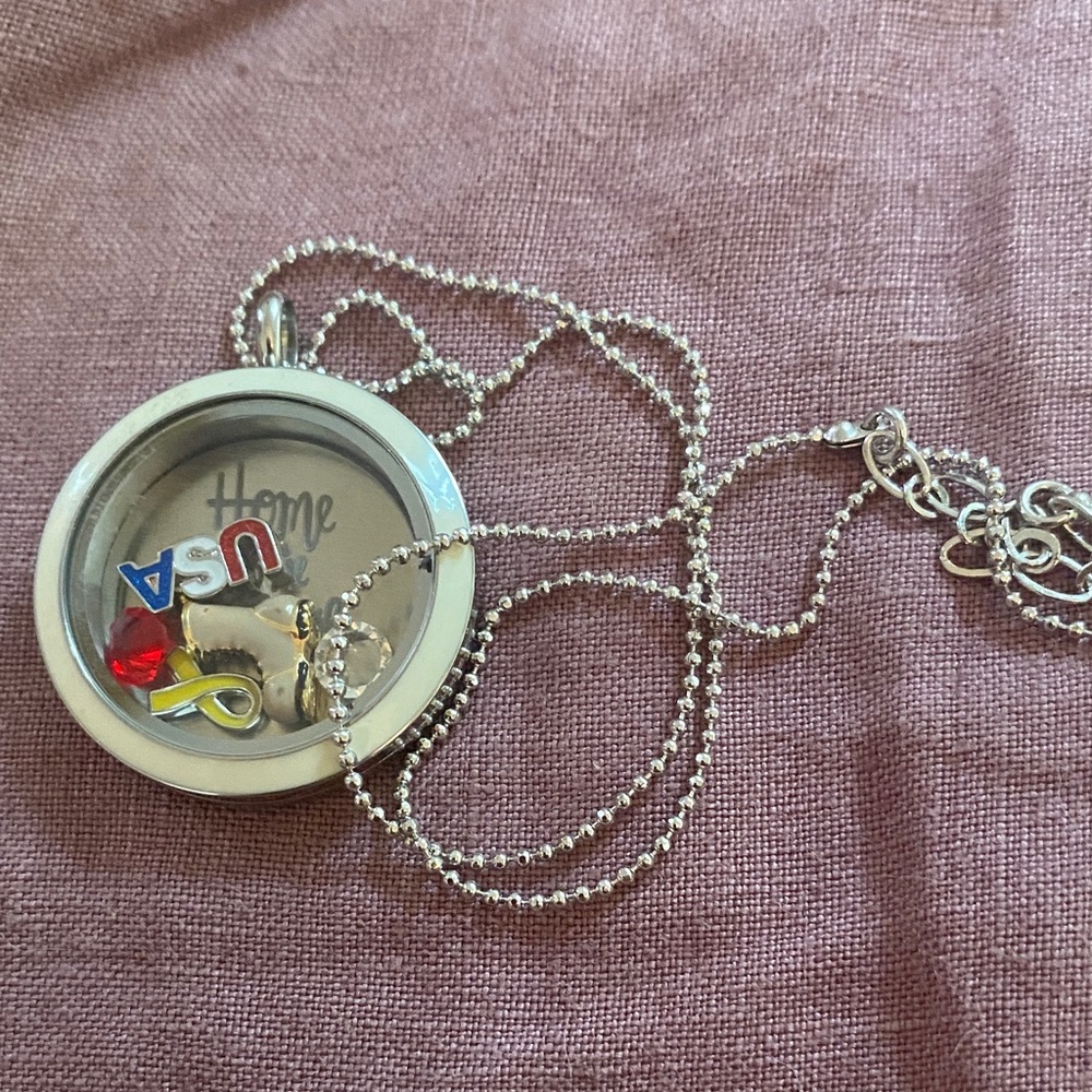 ORIGAMI OWL MILITARY THEMED LOCKET WITH ADDITIONAL FACE